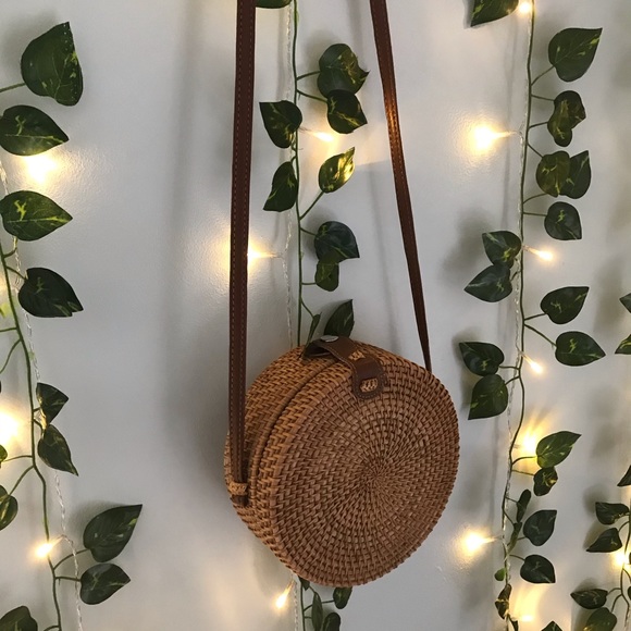 FREE GIFT 🎁 with Round Wicker Bag - Picture 3 of 8